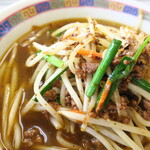 麺創屋 - さまざまな具材