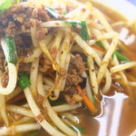 麺創屋 - さまざまな具材