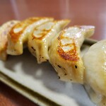 手打ちらーめん かえで - 餃子　３５０円