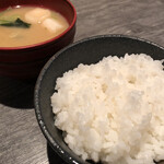 とんかつ 大喜 - お味噌汁とご飯とキャベツはお代わり自由〜♫