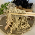 煮干らーめん 川むら - 固めな茹で加減の麺。淡麗より固い気がしたけど… どうかな？