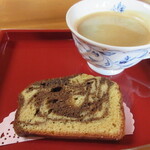 とんぼ - コーヒーのパウンドケーキとコーヒー