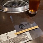 Yonezawa Gyuu Yakiniku Kotora - すでにお手元、おしぼり、マスクケースとお茶がセットしてあります。