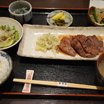 旬菜食堂まんま家 - 牛リブロース網焼き定食