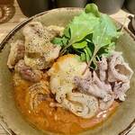 本町製麺所 本店 - 豚しゃぶとマッシュルーム天の冷製トマトカレーうどん