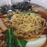 名代ラーメン大吉 - もちもちの中太麺。