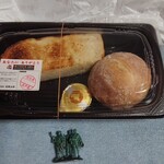 ステーキハウス 幌馬車 - セットのパン（「よう治」で製造された食パンです）