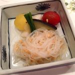 うぶか - 夏野菜の冷し煮物と干しエビ春雨　ナッツの香り