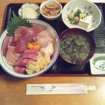鮮魚料理　伊勢屋 - 特選海鮮丼（＾＾）