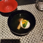 展望レストラン 芙蓉 - 椀盛（雲丹茶巾　松茸　紅葉人参　青菜　柚子）