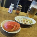 辰起ホルモンセンター - 冷やしトマトとチートで乾杯♪