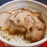 中国料理 くらぽ - 「麺ランチ（大盛り）」のミニチャーシュー丼