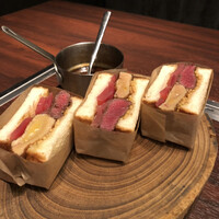 USHIMITSU NISHIAZABU - ヒレとフォアグラのサンド　トリュフソース