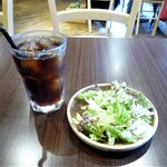 HINANO Resort Burger&Bar - ｱｲｽｺｰﾋｰ＆ｻﾗﾀﾞ