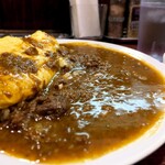 ブラウニー - 牛すじカレー オムチーズのせ おおがけ