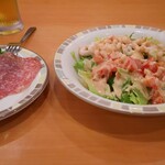 サイゼリヤ - サラミ、エビサラダ