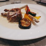 ビストロ リベルテ - メインのお肉「豚肩ロースのグリル 粒マスタードクリームソース」