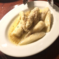 カルネジーオ イースト - 