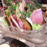 レストラン バカール - 日本各地から取り寄せた有機野菜と能登産ズワイ蟹とカニミソのバーニャカウダ