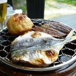 海のしょうげつ - 2012.06　朝ごはん、干物は炭火でこんな感じ