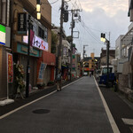 カトマンドゥ - 用賀駅東口前の裏通り　お店は東口を出るとすぐです