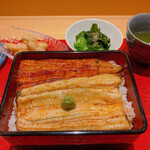 やまのい - うな重　かば焼きと白焼き