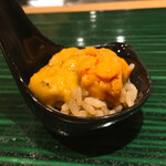 吉祥寺 鮨 栞庵 やましろ - ロシア産の馬糞ウニと北海道は北斗市の紫ウニ