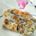 エディアールベーカリー - 小松菜チーズ胡桃
