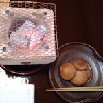 あさば - 朝食です。
      しいたけ
      焼いていただきます。