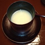あさば - 栗のお汁粉
      短い期間のみのお汁粉だそうです。
      美味しかったです。