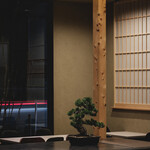 ショウズ スシバー＆ダイニング - 