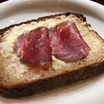 セルサルサーレ - サワードブレッド 味醂かすバター ブレザオラのオープンサンド