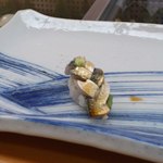 寿司割烹 魚紋 - 小鰭。松崎君の細工寿司。