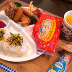 味・ma-ru - 「お子様セット」（500円）。うちの娘らにも人気です。お菓子がポイントか！？