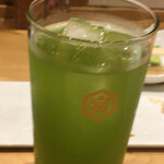 Sushi Sakaba Minato - かぶせ茶割り　三重特産の緑茶のようです　キンミヤのグラスが三重感します　中身もちろんキンミヤ