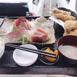 福浦漁港 みなと食堂 - 