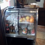 スプーンハウス - レジ兼果物のショーケース