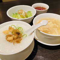 廣東料理 民生 ヒルトンプラザウエスト店 - タロウはお粥大好き♡
                    蒸し炒飯なんか…
                    嫌いだぁ〜