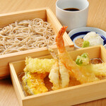 江戸切り 助六そば ぬる燗佐藤 - 職人が揚げる天ぷらと蕎麦