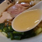 らーめん 鉢ノ葦葉 - 黄金スープ