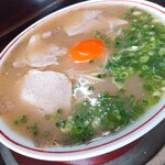 ラーメン げんこつ家 - 月見ラーメン