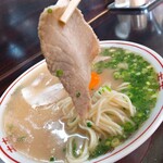 ラーメン げんこつ家 - チャーシューアップ