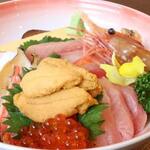 ゆう寿司 - 料理写真:特製ゆう寿司丼