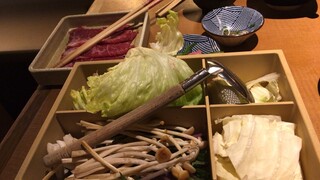 Shabushabuonyasai - "野菜"