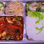 プロォーイ タイ料理 - レッドカレー炒め弁当