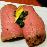 飛騨牛一頭家 馬喰一代 岐阜神田 - 飛騨牛炙りにぎり（2貫）