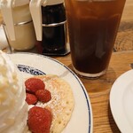 エッグスンシングス - アイスコナコーヒー☕