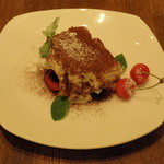 クレメンティア - デザートのティラミスです。