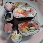立喰い寿司　七幸 - 大名巻と細巻き