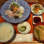 田燕 まるかく三 - 刺身定食